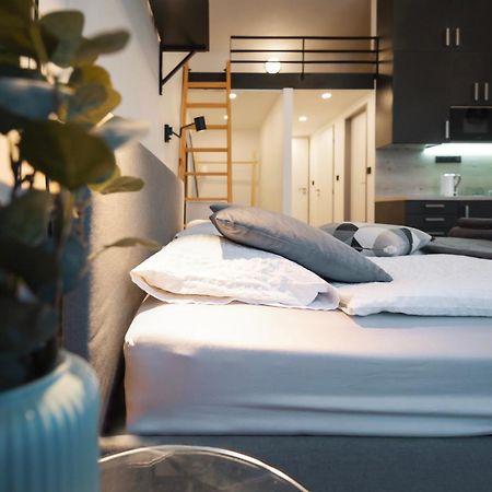 Awesome Stay Studios Прага Екстериор снимка