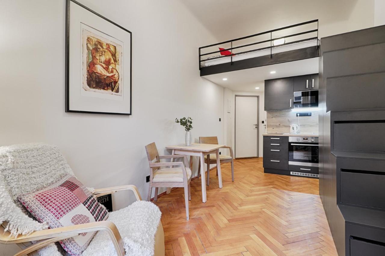 Awesome Stay Studios Прага Екстериор снимка