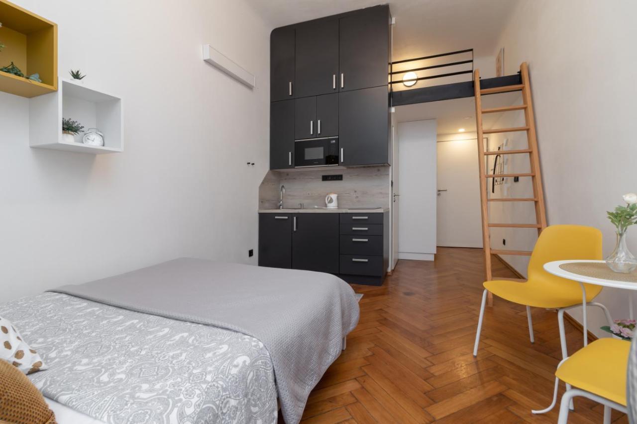 Awesome Stay Studios Прага Екстериор снимка