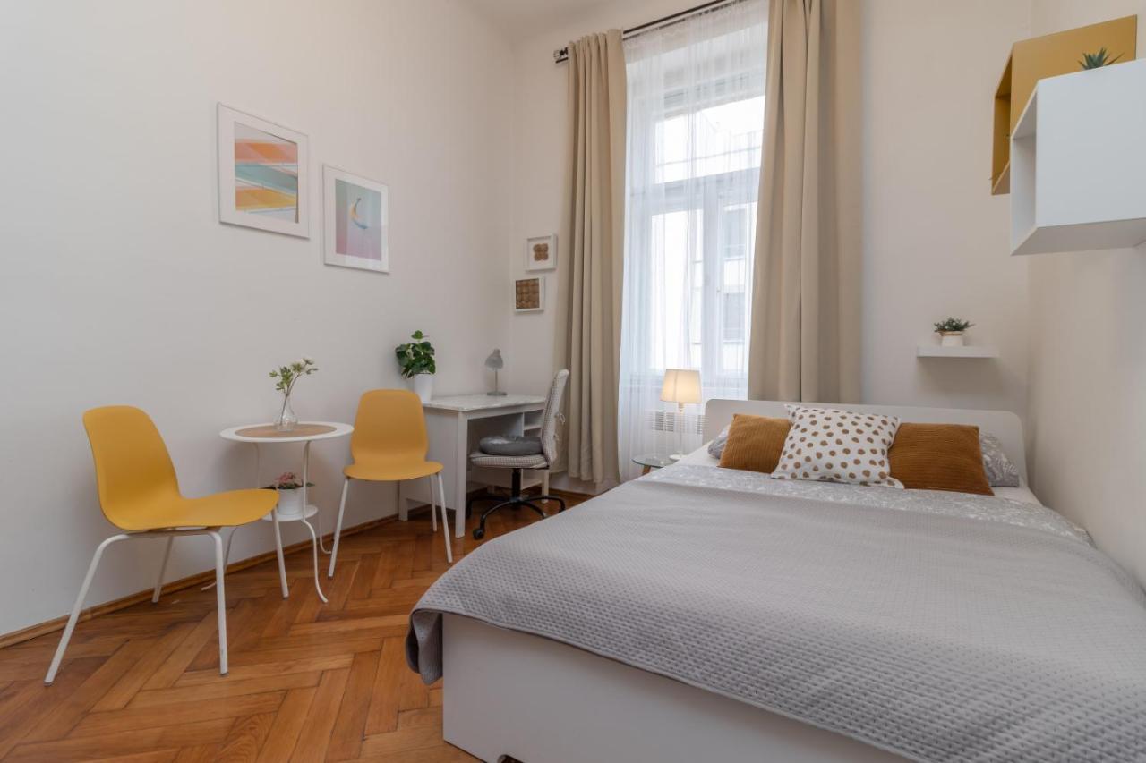 Awesome Stay Studios Прага Екстериор снимка