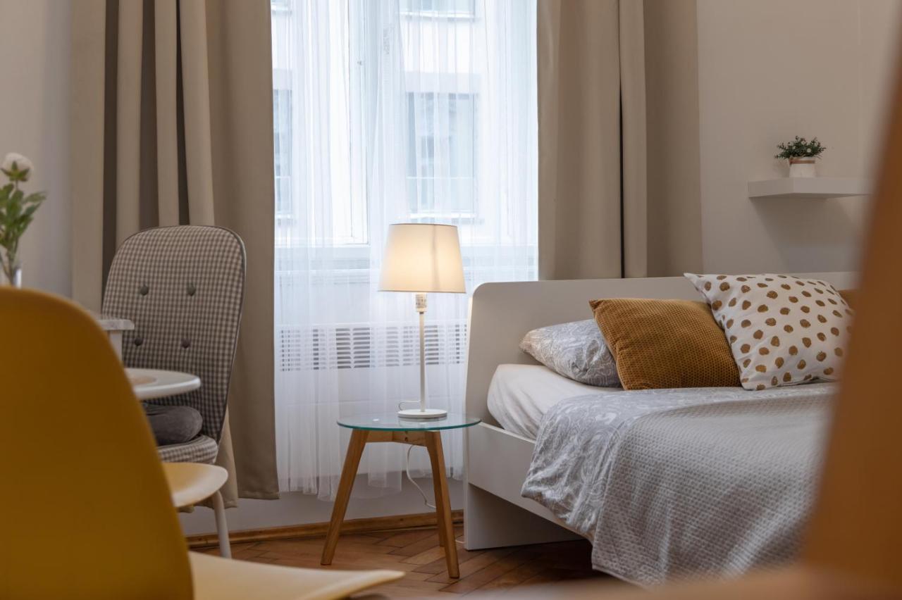 Awesome Stay Studios Прага Екстериор снимка