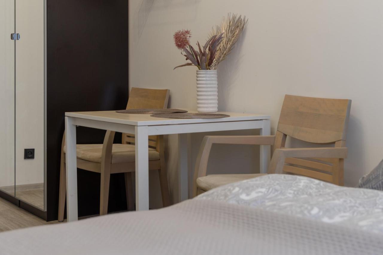 Awesome Stay Studios Прага Екстериор снимка