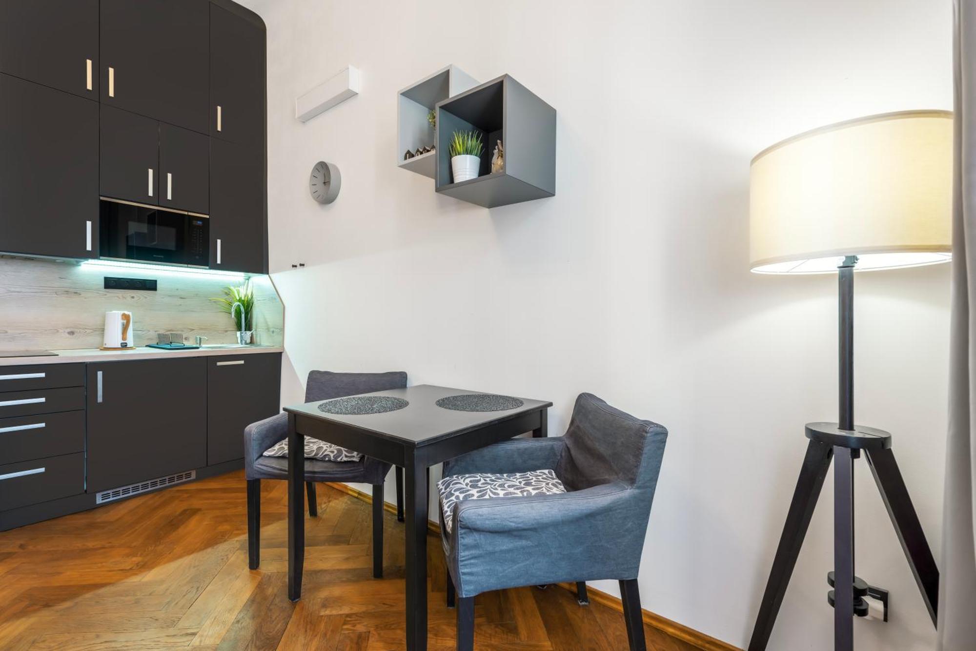 Awesome Stay Studios Прага Екстериор снимка