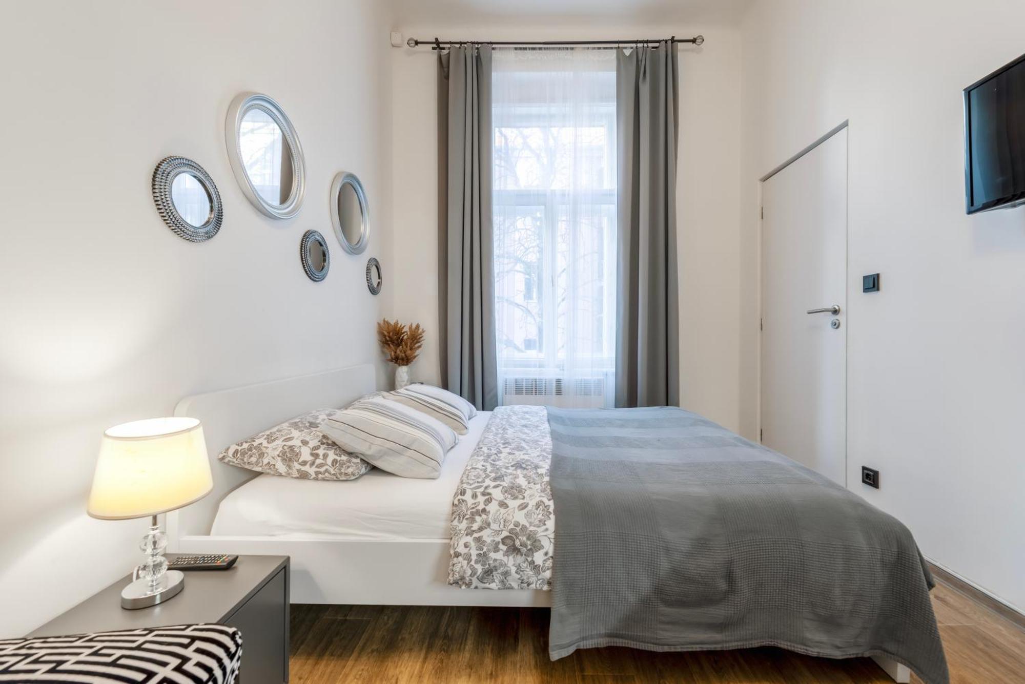 Awesome Stay Studios Прага Екстериор снимка